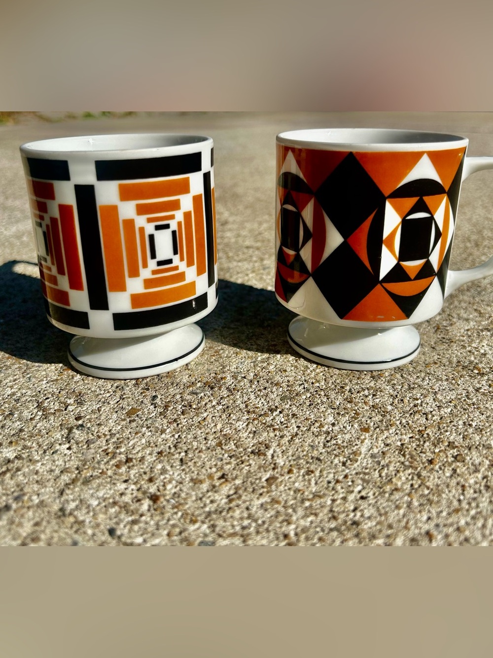 Vintage Trend 72 Fine China MCM Mugs (Set of 2) - Picture 5 of 11